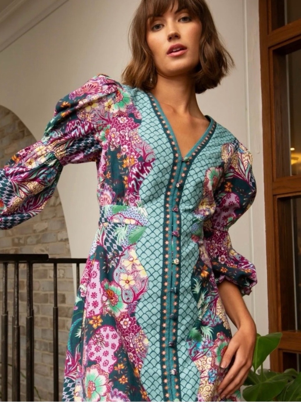 Anna Cate Teal and Purple Floral Belted Mini Dress with V-Neck•Size Large 🌷